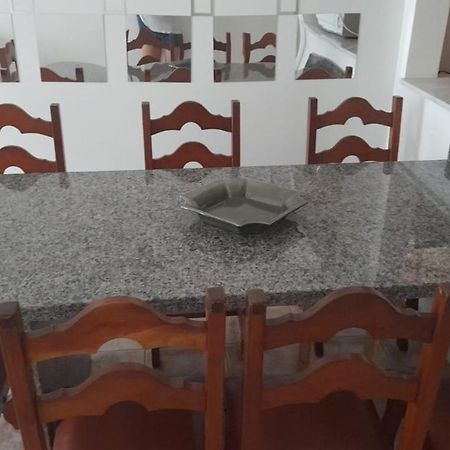 Aconchegante E Amplo Apartamento Familiar Pertinho Da Praia! กัวรูจา ภายนอก รูปภาพ